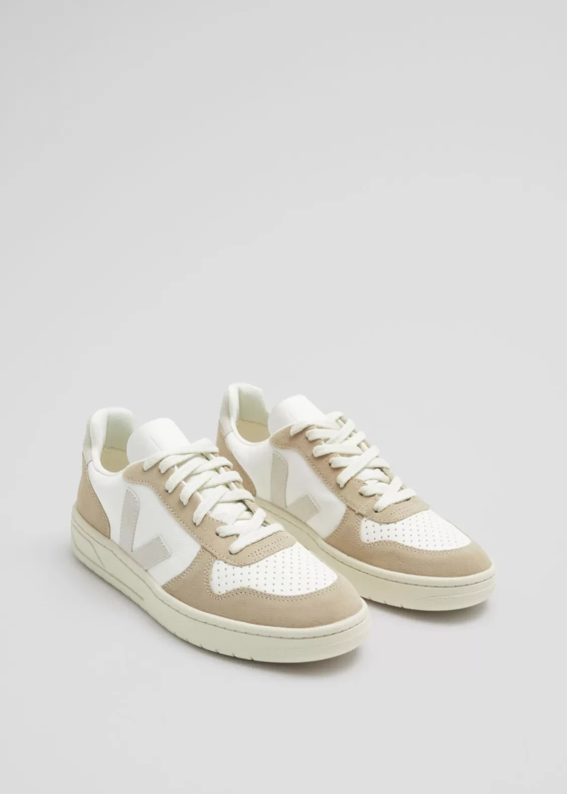 & Other Stories Sneakers | Veja V-10 Sneakers Beige/White